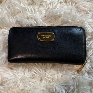 Michael Kors Black Leather Zip Wallet